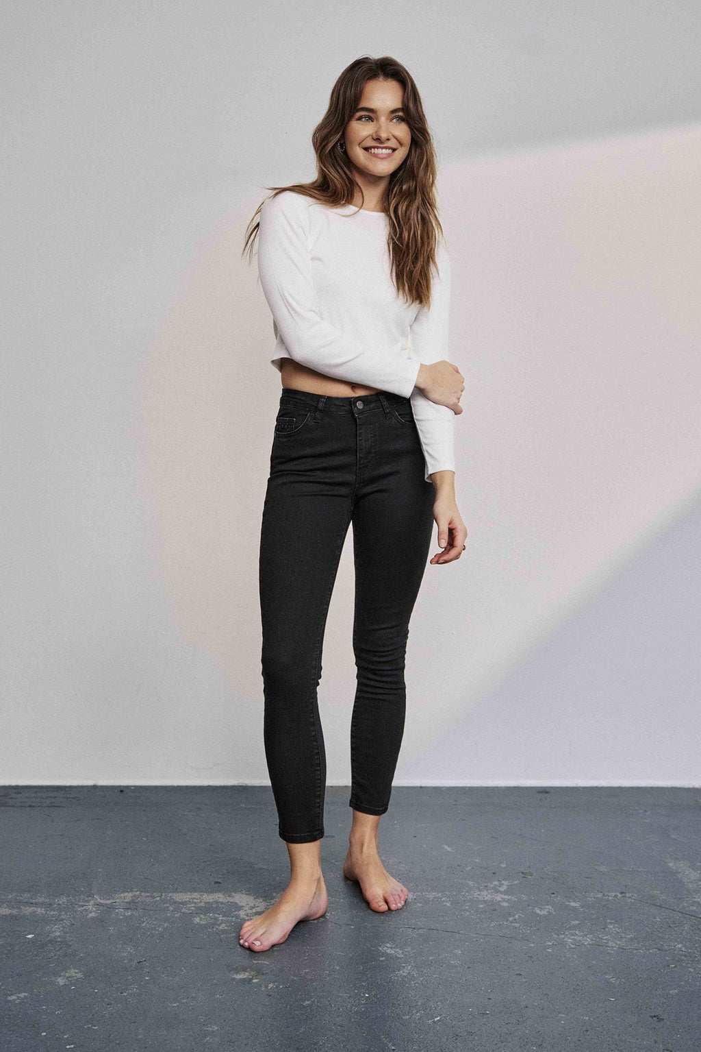 NUSIDNEY CROPPED BLACK  - Pirate Black