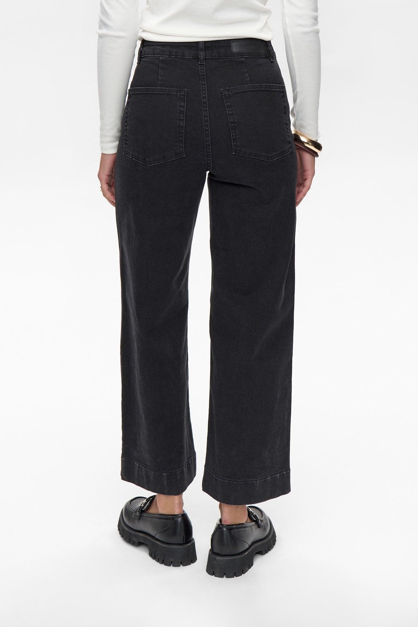 NUPARIS CROPPED BLACK - Caviar