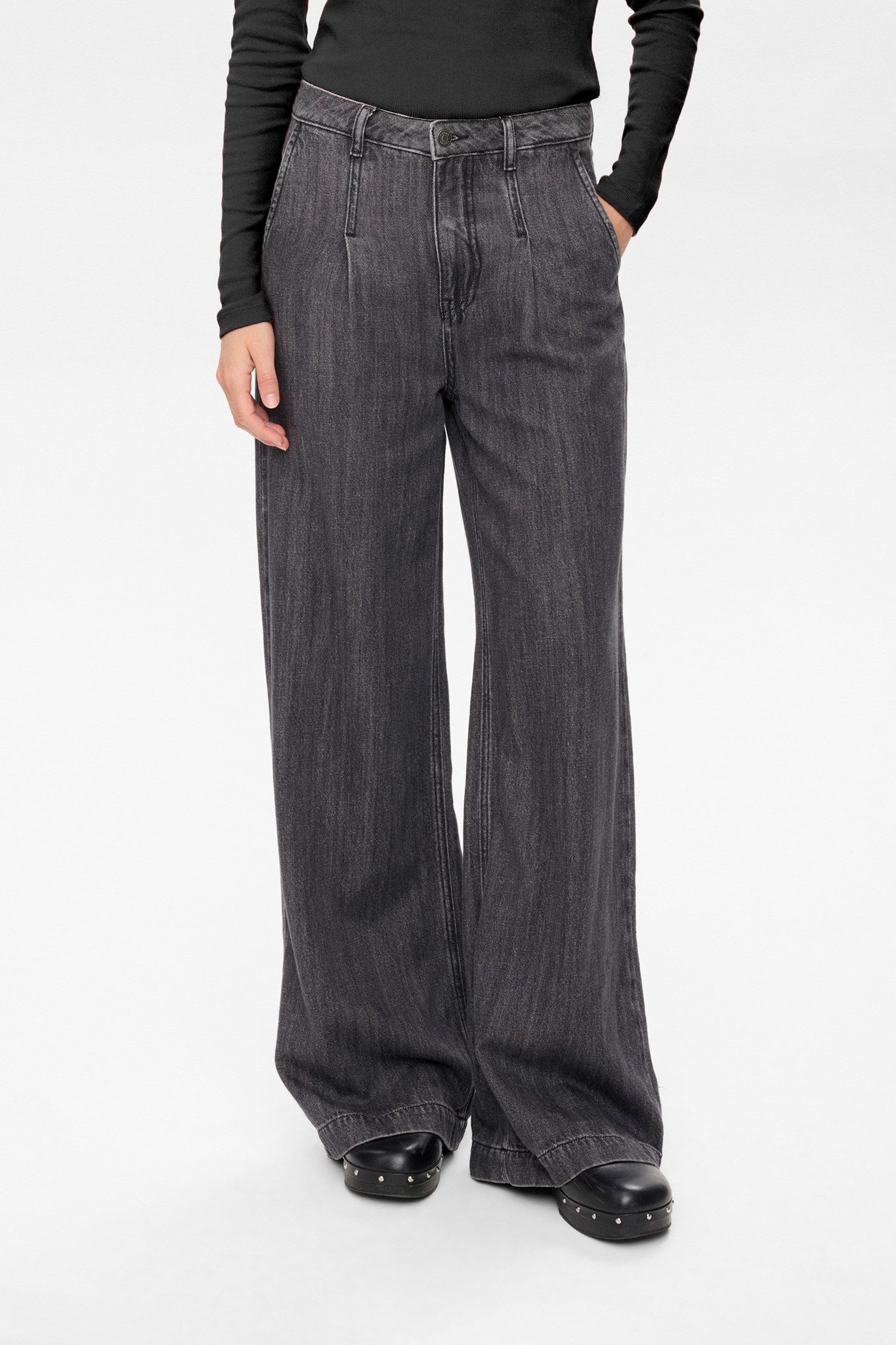 NUSEOUL LONG JEANS - Medium Grey Denim