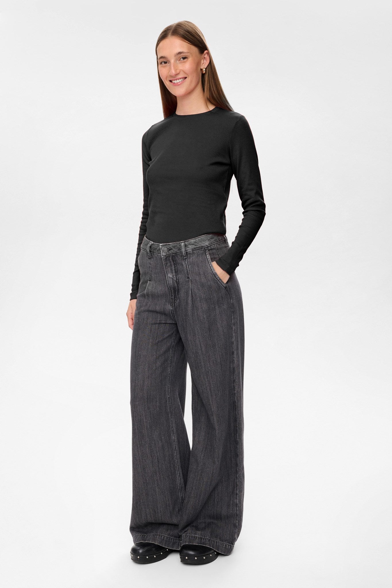 NUSEOUL LONG JEANS - Medium Grey Denim