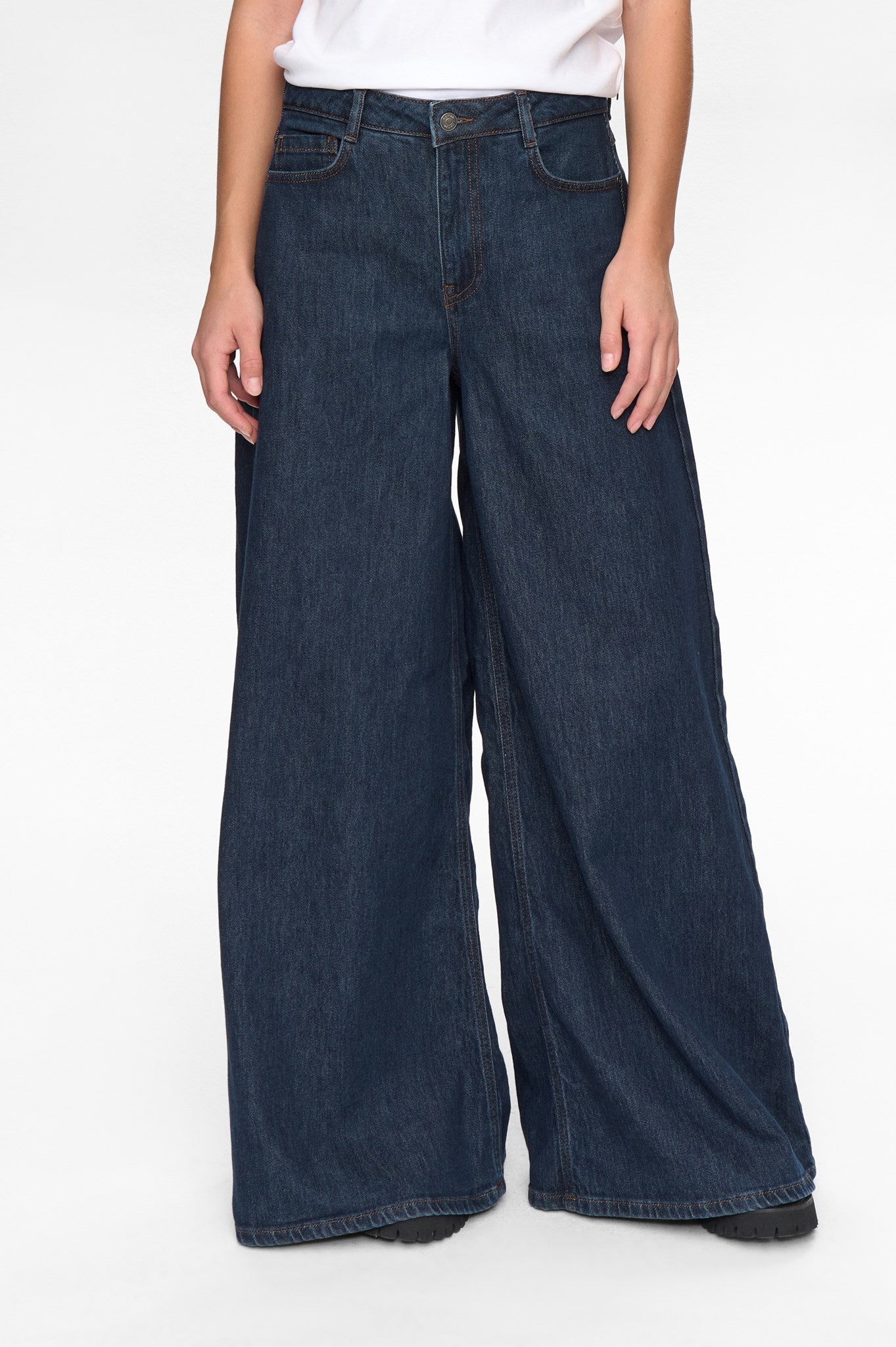 NUVENICE - HR EXTRA WIDE JEANS - Dark Blue Denim 1