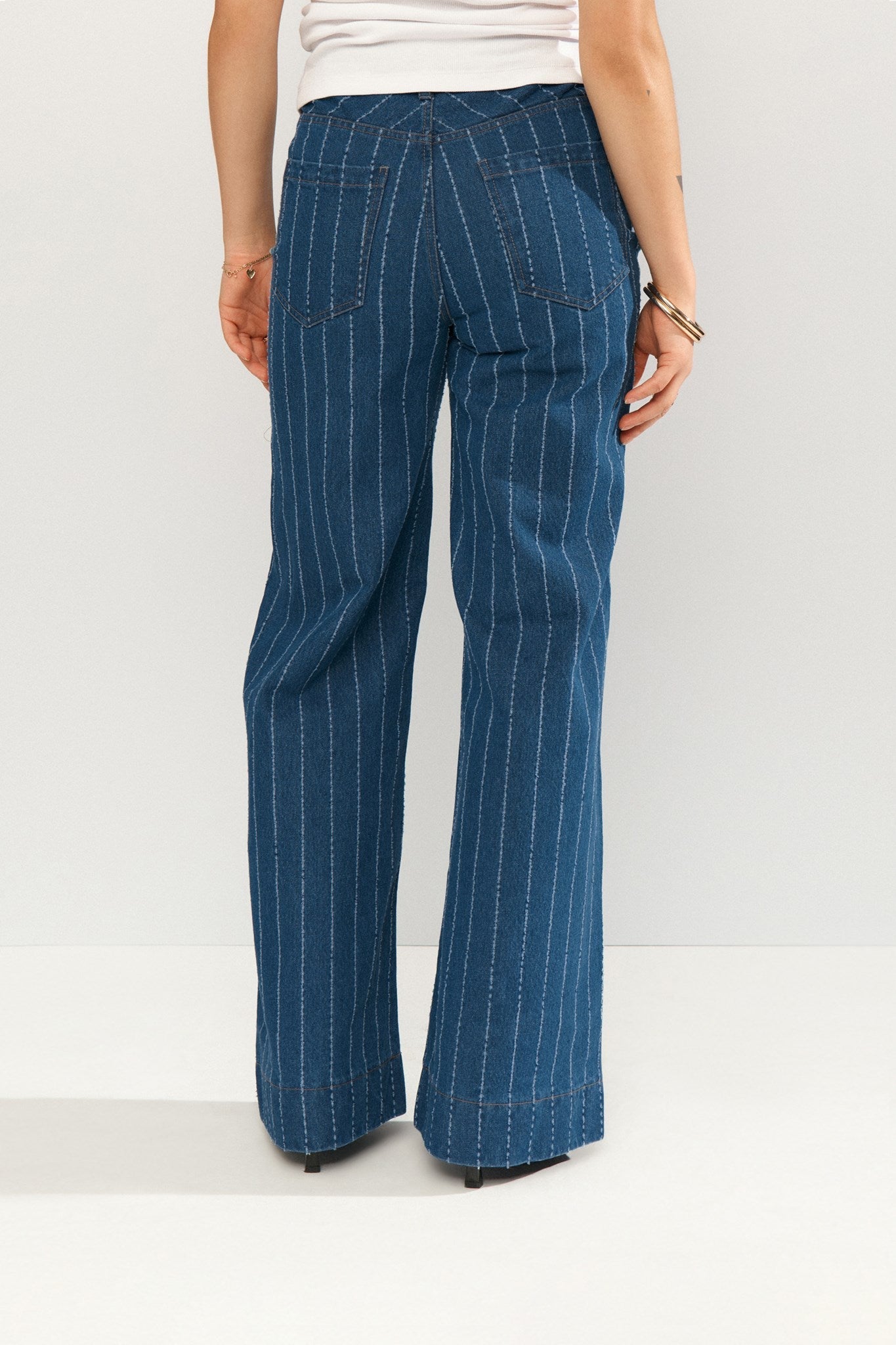 NUATLANTA HIGH RISE JEANS - Medium Blue Denim