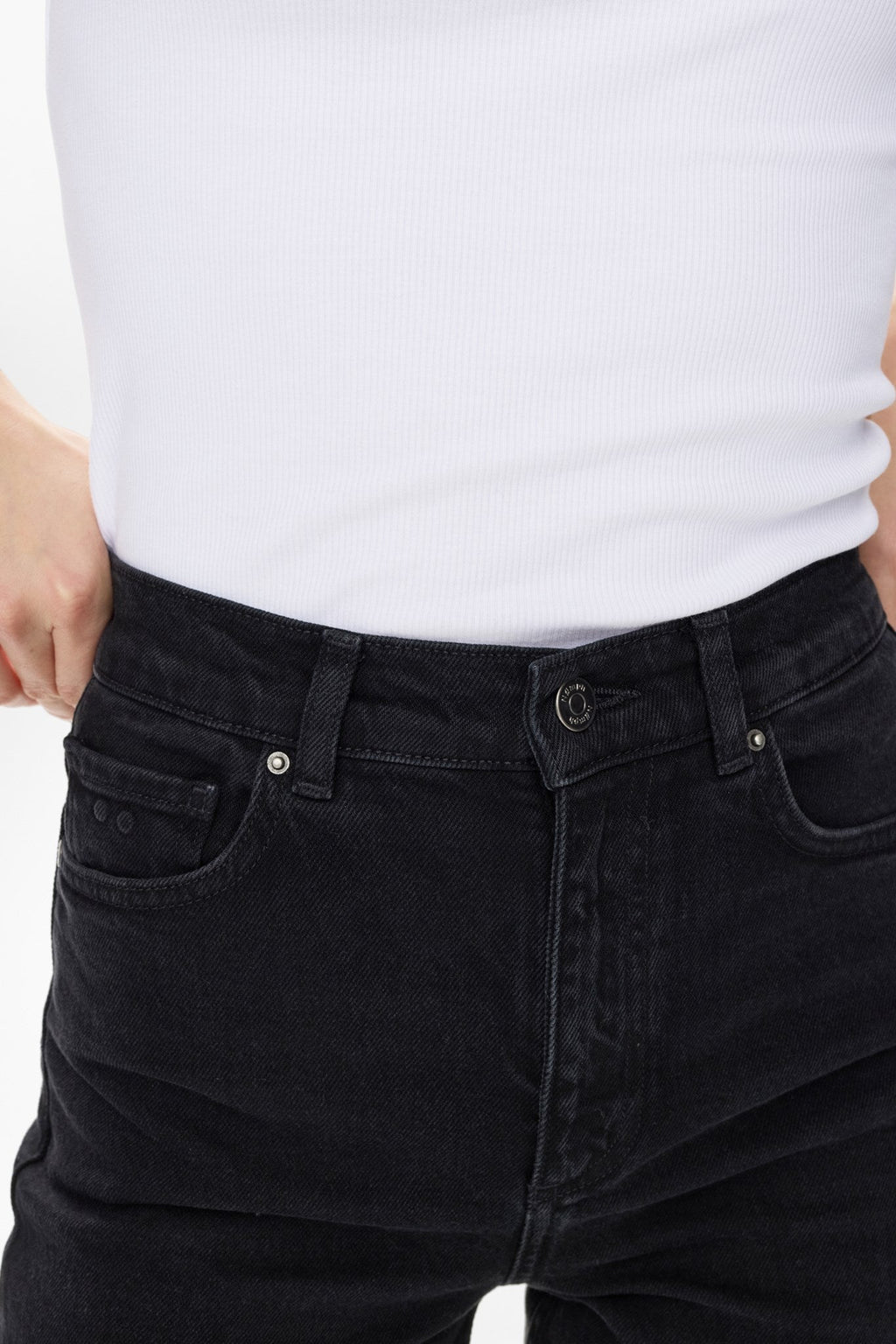 NUOSLO HR STRAIGHT JEANS - S3018 - Black Denim