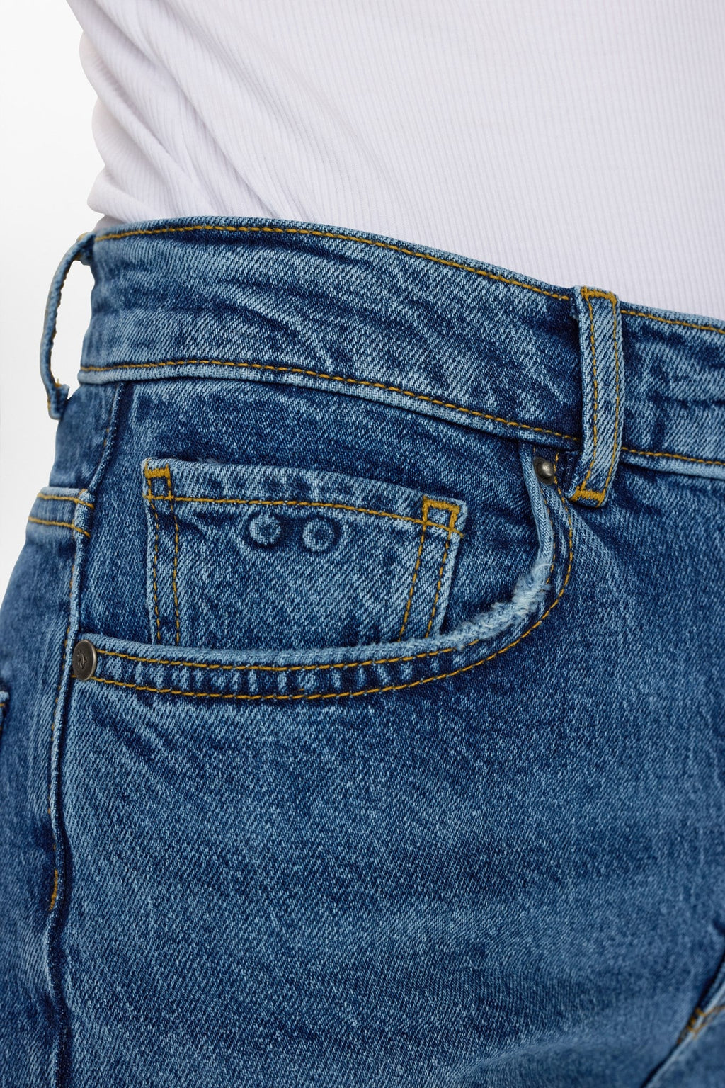 NUOSLO HR STRAIGHT JEANS - S3013 - Medium Blue Denim